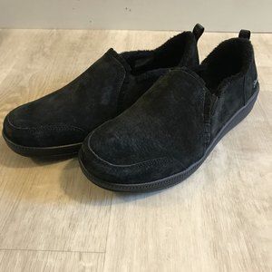 Skechers Suede Wide Fit Memory Foam Comfort Slip On Ruffle Edges Sz 7.5